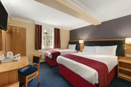 Days Inn by Wyndham London Hyde Park - 18