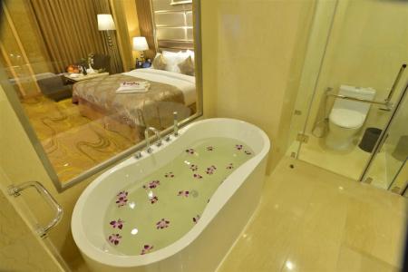 Best Western Chinatown - 135