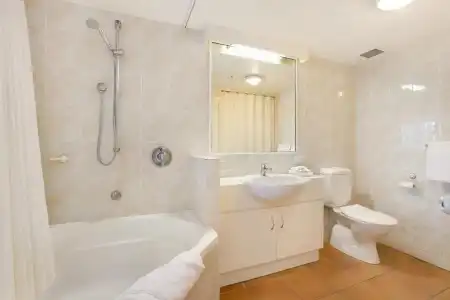 Tropic Towers Apartments - 125
