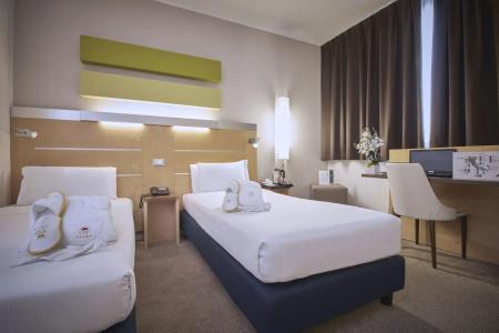Puccini Milan, Tapestry Collection by Hilton - 14