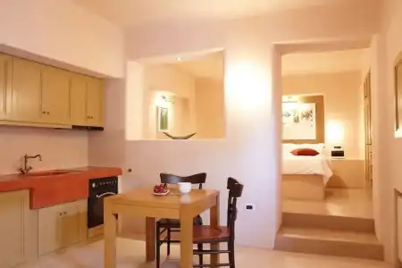 Voreina Gallery Suites - 20