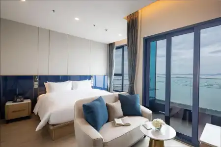 S Sriracha & Residence - 3