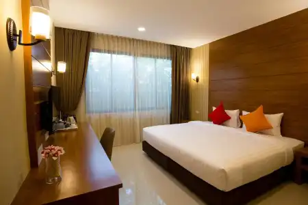 S Bangkok, Navamin - 13