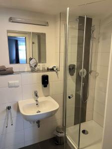 La Flamme Wertheim Garni - 26