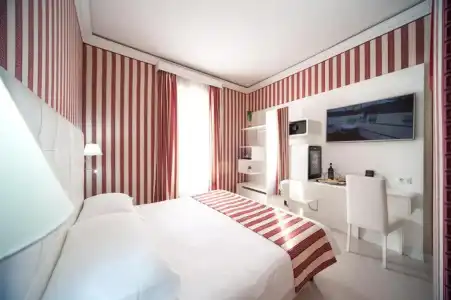 Relais Trevi 95 Boutique - 55