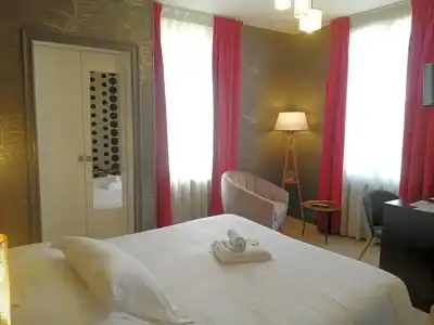 Logis Hôtel la Brèche - Restaurant Berthelot - 48