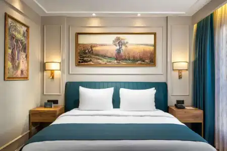 Royan Suites - 16