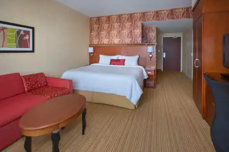 Courtyard by Marriott Boston-South Boston - 5