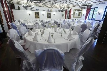 & Restaurant Burgschänke - 15