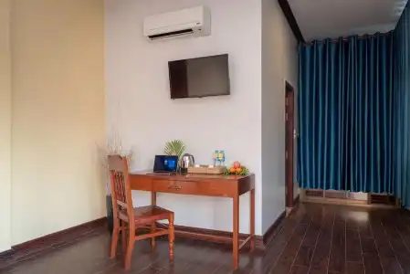 Home Boutique - 13