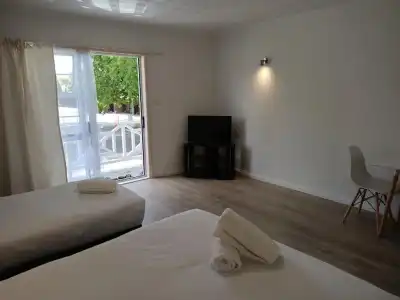 Ashleigh Court Motel - 2