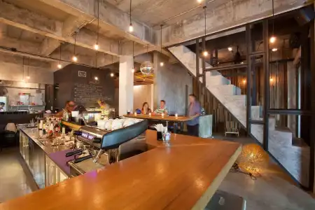 ELLA Bar, Bistro & Bed - 27