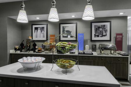 Hampton Inn & Suites Los Angeles/Hollywood - 15