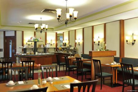 Best Western Plus Excelsior - 24