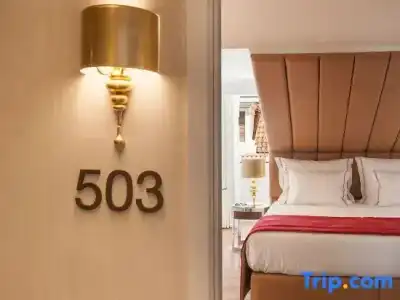 The 7, Suites, Studios & Apartments - 87