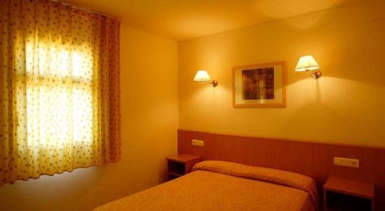 Pins Platja Apartments - 40