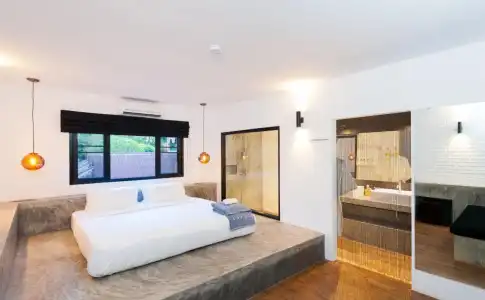 Savage Hostel - 1