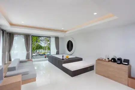 Anona Beachfront Phuket Resort - 5