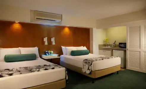 Oasis Waikiki - 2