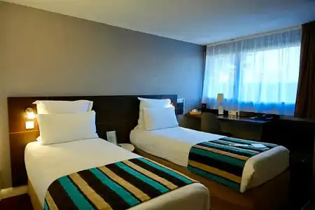 Sure by Best Western Biarritz Aeroport - 64