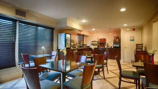 Best Western Plus Marina Shores - 28