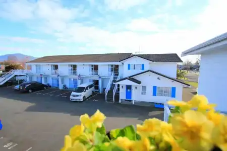 Golden Glow Motel - 67