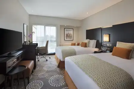 Crowne Plaza - 6
