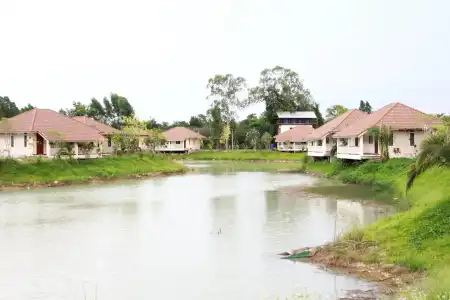 Pirom Lake and Resort - 13