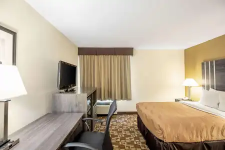 Quality Inn - 5