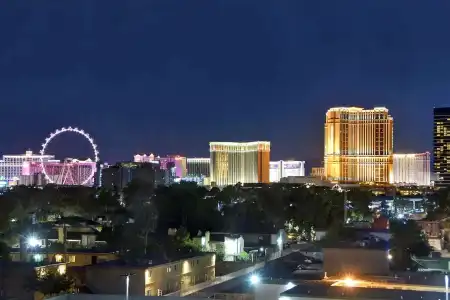 Hampton Inn & Suites Las Vegas Convention Center - No Resort Fee - 40
