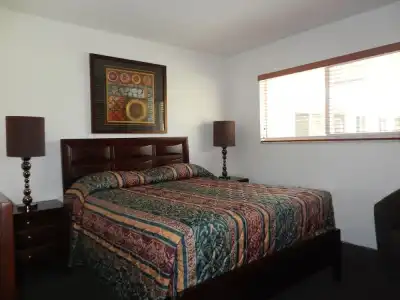 Shell Motel - 121