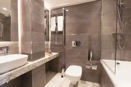 Clarendon Suites - 6