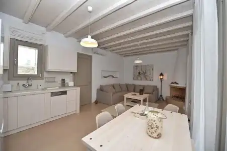 White Tinos Luxury Suites - 63