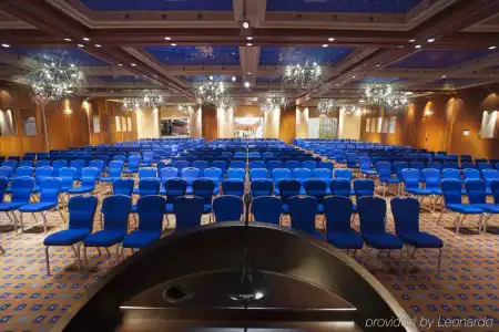 Fairmont Golden - 17