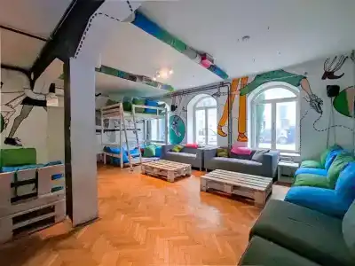 Whole Wide World Hostel & Bar - 46