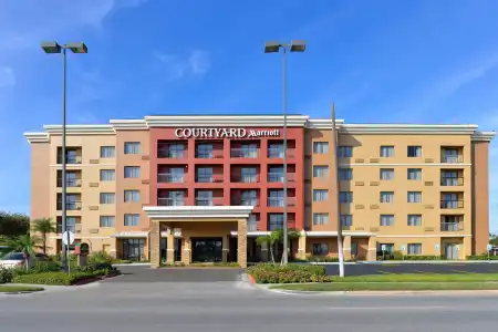 Courtyard Marriott Laredo - 26