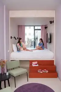 emma next - 34