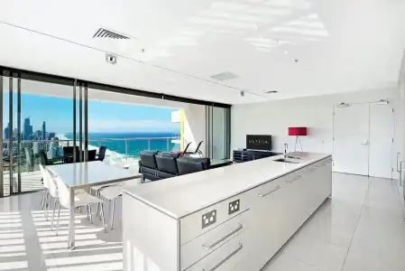 ULTIQA Air On Broadbeach - 204