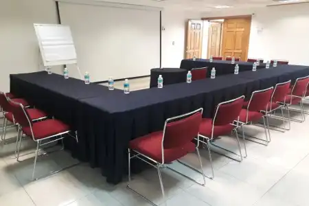 & Suites PF - 14
