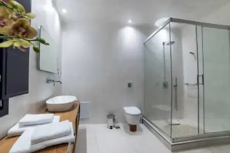 Daydream Luxury Suites - 3