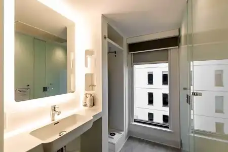 YOTEL Edinburgh - 46