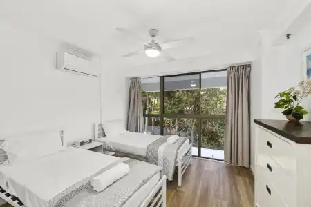 Gemini Court Holiday Apartments - 309