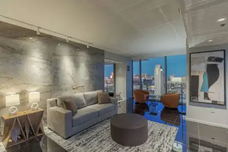 Beautiful Palms Place Suite - 204