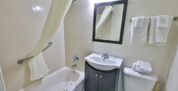 Driftwood Beach Motel - 259