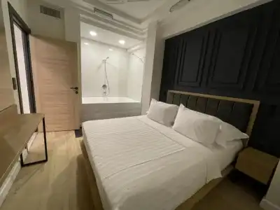 RW Boutique - 1