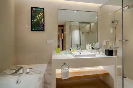 Holiday Inn Shanghai Hongqiao Central by IHG - 9