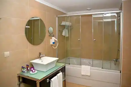 Ramada & Suites by Wyndham Izmir Kemalpasa - 35
