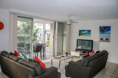 Surfers Beach Holiday Apartments - 112