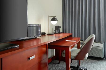 Courtyard Charlottesville - 32