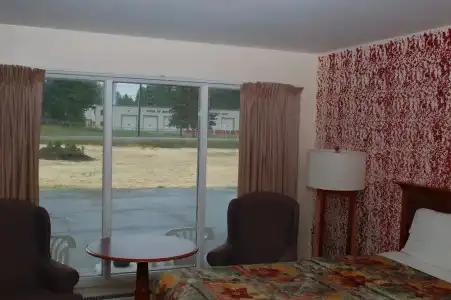 Sara Glen Motel - Saratoga Springs-Glens Falls - 10